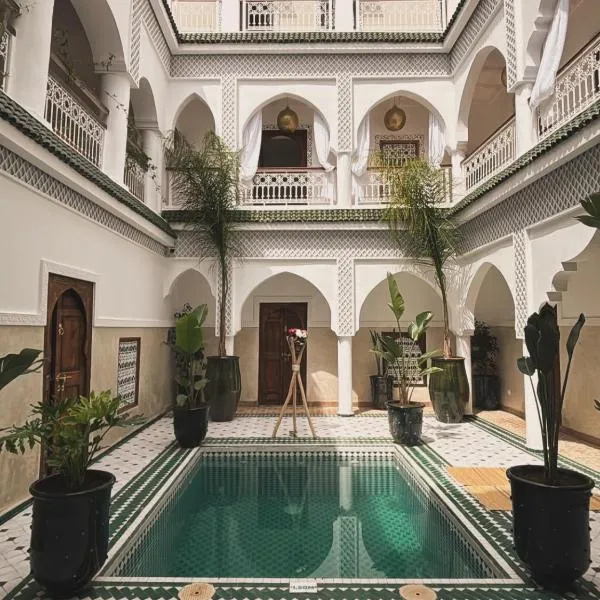 Riad Aura Suites & Spa，位于马拉喀什的酒店