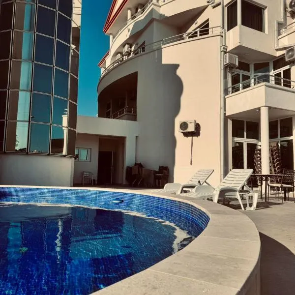 Hotel Dabi Imperial，位于东吉托伊的酒店