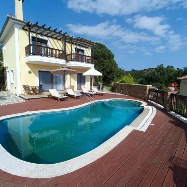 Cave Luxury Villas Skiathos，位于特劳洛斯的酒店