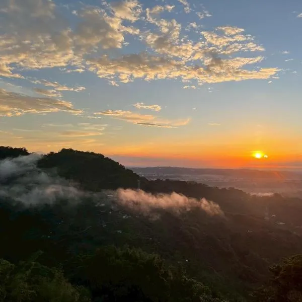 歐森View包棟Villa x 雲海夜景 x 獨立空間,位于Dongshi的酒店