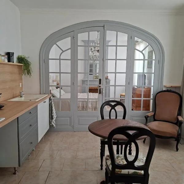 city center apartment，位于雅尔纳克的酒店