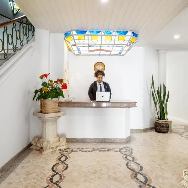 The Royal Guesthouse，位于法鲁的酒店