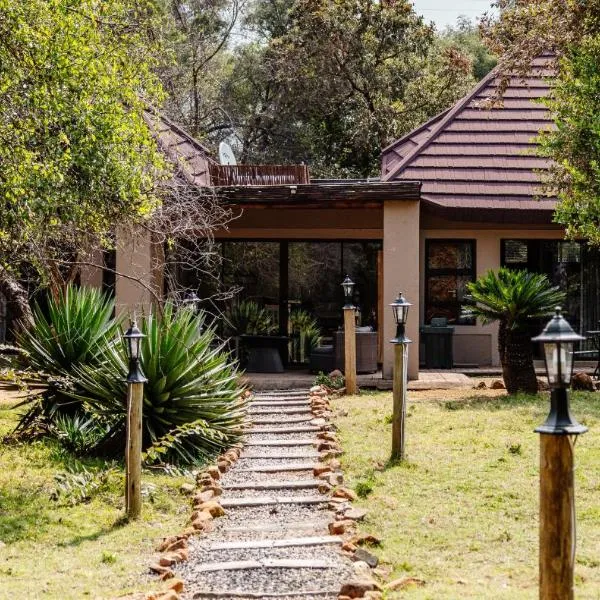 Mabalingwe Nature Reserve - Elephant Lodge - Tjaila，位于沃姆巴斯的酒店