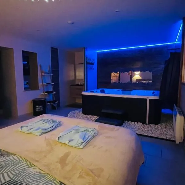 Cosy Love & Spa Love room avec spa, hammam et sauna privatif,位于Cemboing的酒店