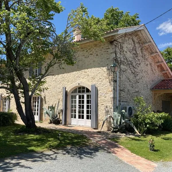 Maison en pierre cosy chez Laëtitia，位于Auros的酒店