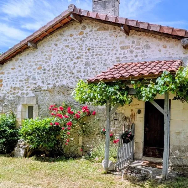La maisonnette du soleil couchant en Périgord,位于La Gonterie-Boulouneix的酒店