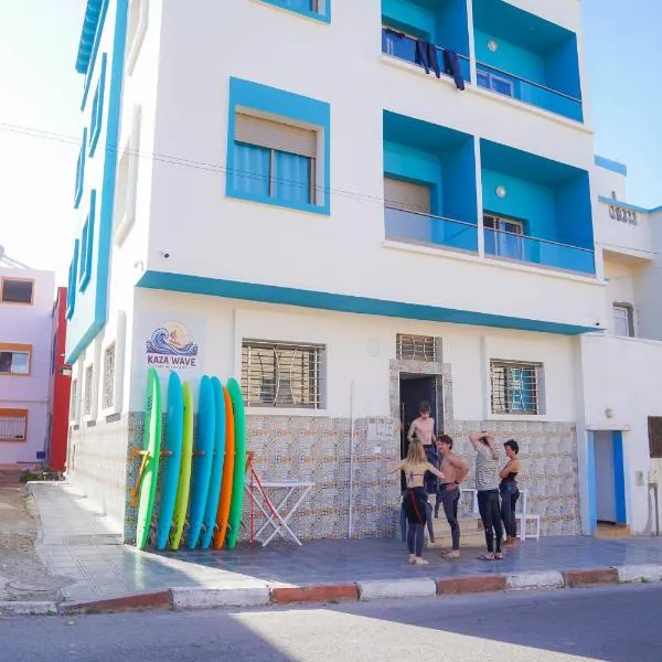 KAZA Wave Surf camp,位于依索安的酒店