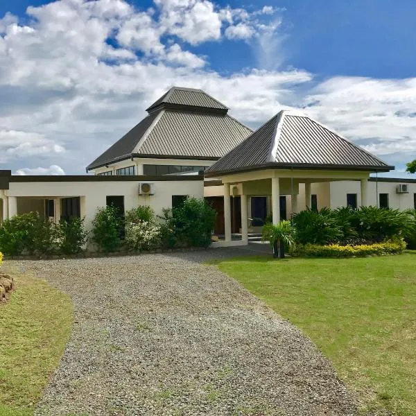 斐济蓝宝湾别墅，位于比奇科默岛的酒店