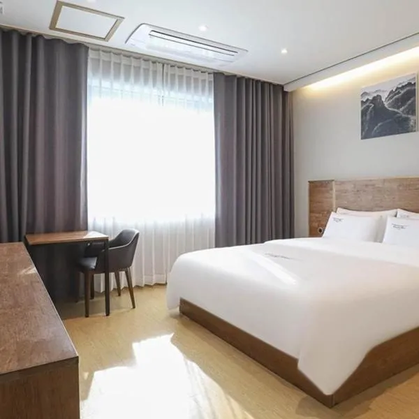 Hotel Grand Bay Boryeong，位于保宁市的酒店