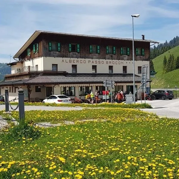 Albergo passo Brocon,位于卡斯泰洛泰西诺的酒店