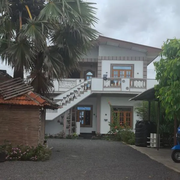 saratha seashore villa and tour，位于贾夫纳的酒店