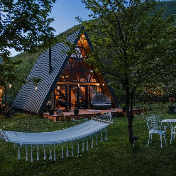 Cabana A-frame D&J，位于Mada的酒店