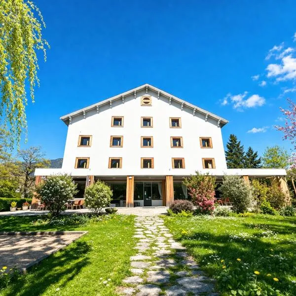 Logis Hôtels La Crémaillère，位于尚普索地区圣博内的酒店