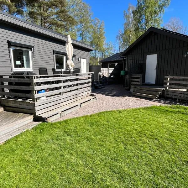 Sjönära boende i Brommösund Torsö Mariestad，位于Brommösund的酒店