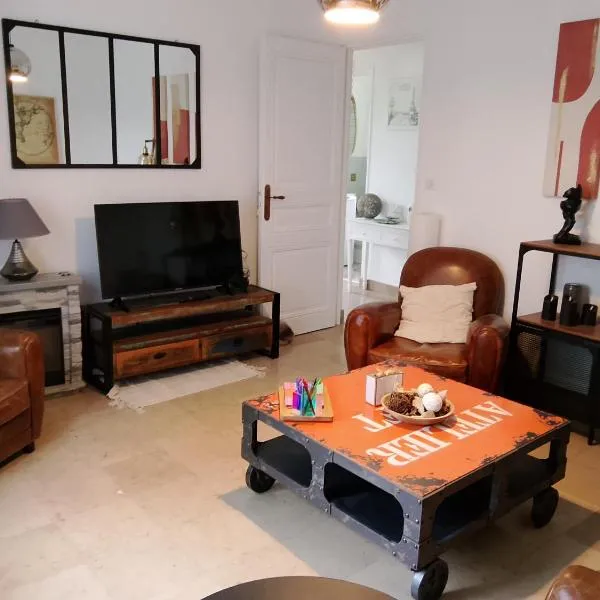 Charmant appartement F2 avec parking privé，位于Trucy-sur-Yonne的酒店