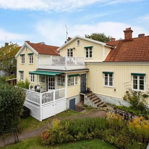 Storgatan 30 i centrala Vimmerby，位于维默比的酒店