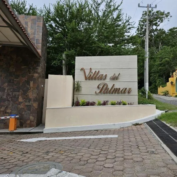 Villas del Palmar Manzanillo with Beach Club，位于曼萨尼约的酒店