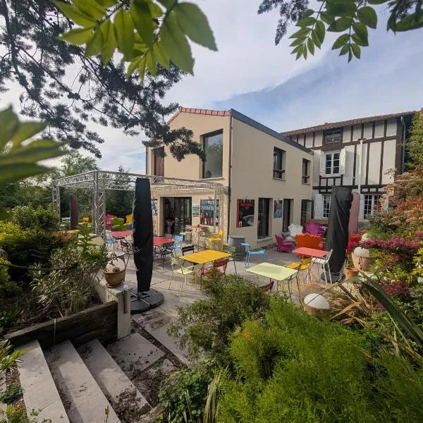 Hostelry restaurant privé，位于伊居利的酒店
