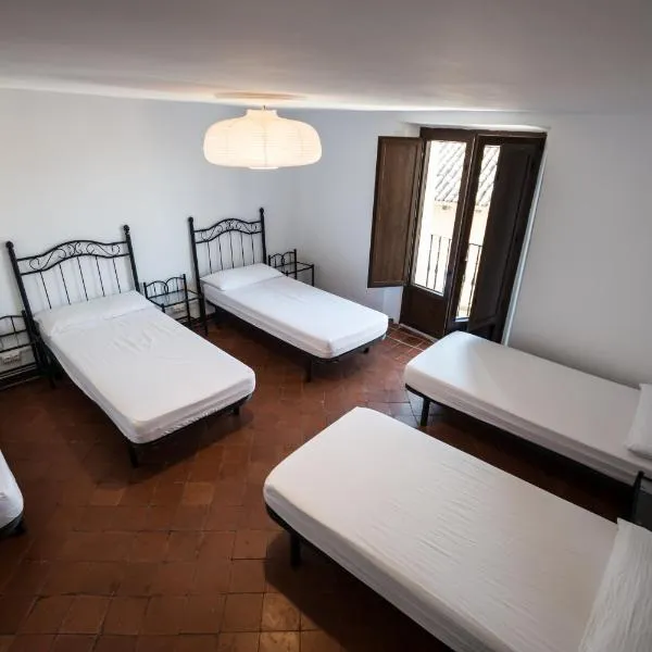 Albergue Rosalia / Pilgrim Hostel，位于Peral de Arlanza的酒店