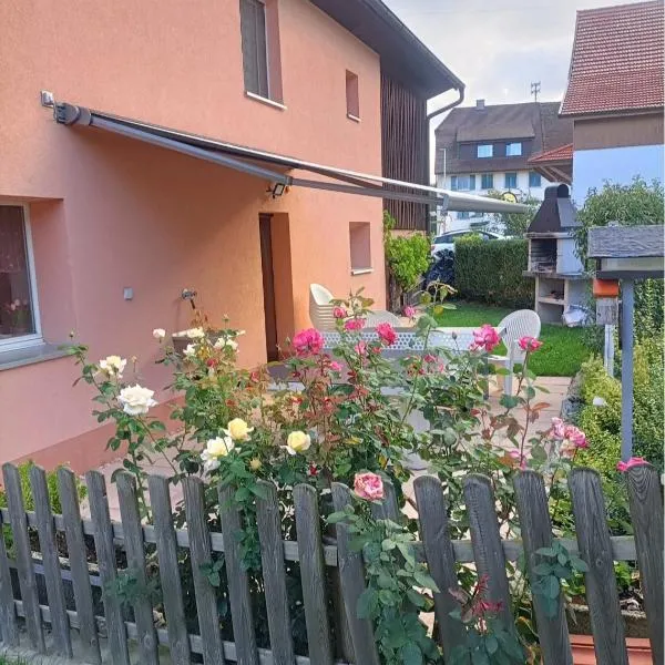BnB LES OISEAUX, chez Lidia, 26m2 à 44m2, 2ème étage，位于Vendlincourt的酒店