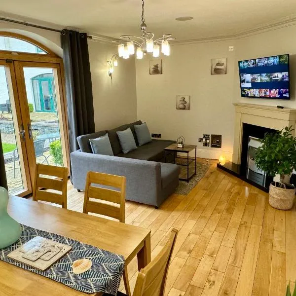 3 Castle Hume Court Holiday House，位于恩尼斯基林的酒店