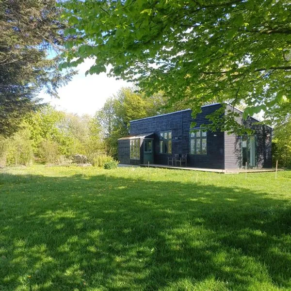 Agerdal - dejligt hus midt i mark og have，位于尼克宾摩斯的酒店