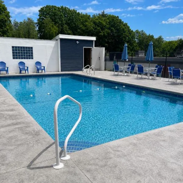 Gilford Beachfront Stay, Pool, WiFi & Parking Incl，位于拉科尼亚的酒店