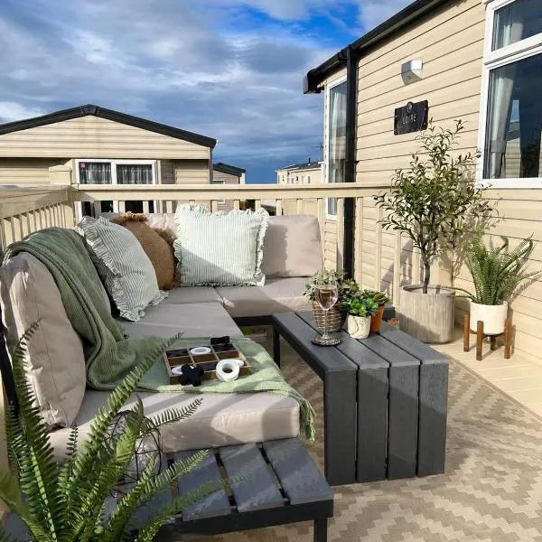 Free Parking - Pease Bay Family Caravan -3BR- WiFi，位于Cockburnspath的酒店