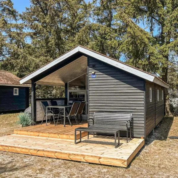 Stunning Home In Snogebæk With Wifi，位于内克瑟的酒店