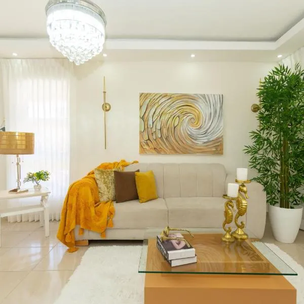 Ground Floor Residencial Nany，位于圣斐利-银港的酒店