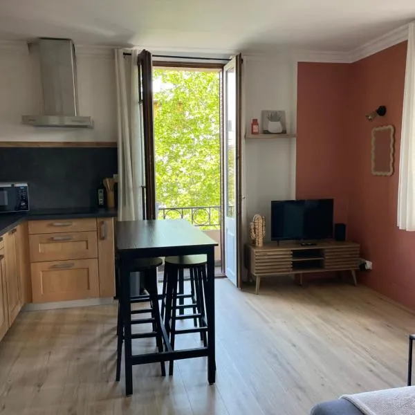 Appartement cosy proche centre-ville et Lac Leman，位于托农莱班的酒店
