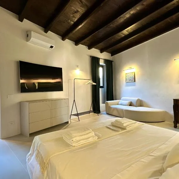 La Galleria Orti 12 - A Historical Design Retreat on Lake Lugano,位于波尔莱扎的酒店
