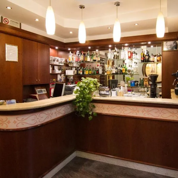 Pensione Al Pescatore，位于泰尔莫利的酒店