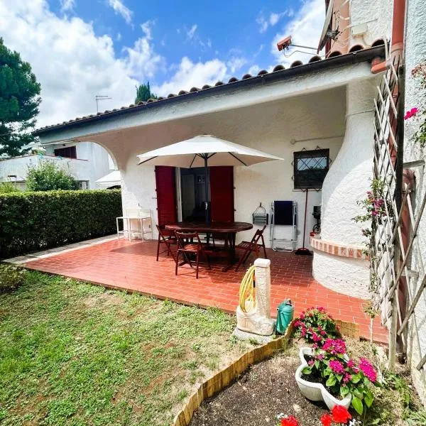 Tra la luna e il mare - giardino con bbq-parcheggio privato-riviera del Conero，位于努马纳的酒店
