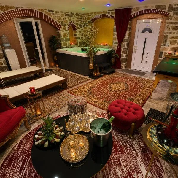 Eleni De Lux - Indoor Jacuzzi Residence in Lydia，位于Lidia的酒店