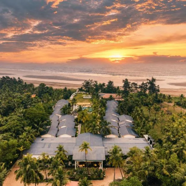 Foxoso La Beach Resort & Spa，位于果阿旧城的酒店