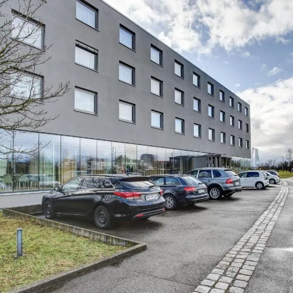 eXo Fly Level 4 Hotel Stuttgart-Flughafen，位于奥斯特菲尔登的酒店