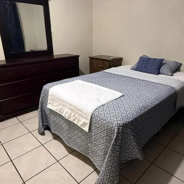 Habitacion Maquilishuat en San Salvador, Metrocentro,位于圣萨尔瓦多的酒店