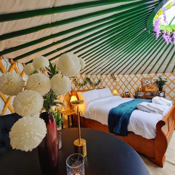 Edwards Farm Glamping Shaftesbury，位于沙夫茨伯里的酒店