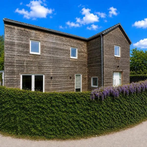 La Maison du Tumulus - Cosy Retreat & balnéo，位于Glimes的酒店