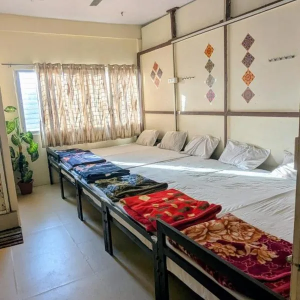 KSHIPRA GUEST HOUSE，位于乌贾因的酒店