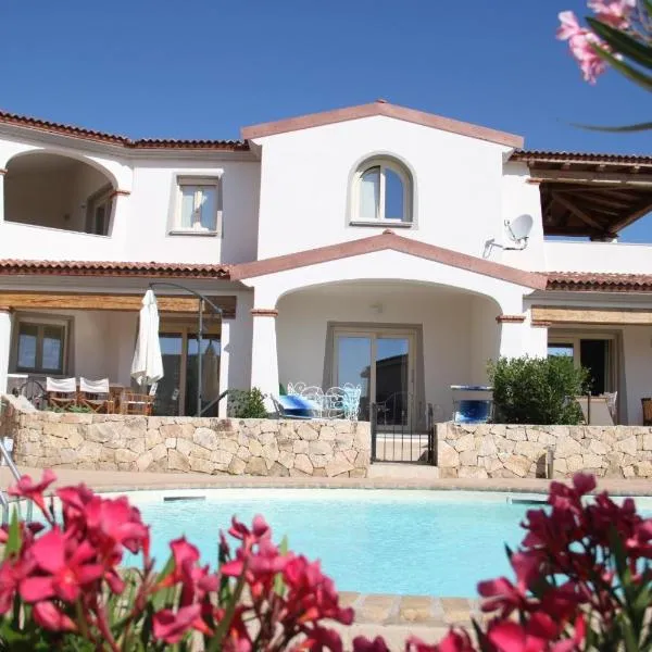 Mediterranean Sea Shell Pool House，位于布多尼的酒店