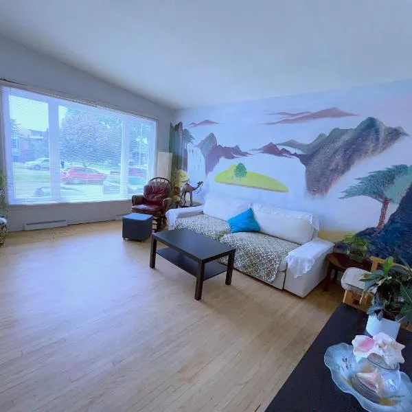 Bright Private Room near Montreal Fast WiFi，位于布罗瑟德的酒店
