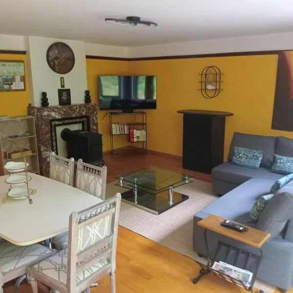Dinant Dinant! Quiet Family Stay Near Center，位于迪南的酒店