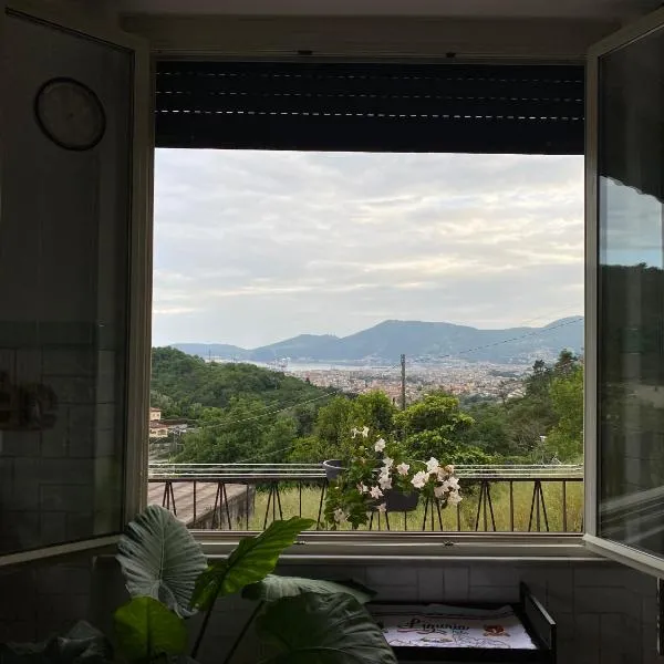 Tra verde e mare,位于Lunense的酒店