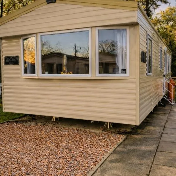 Lakeside North Lodge 23 Modern 3 Bed with WiFi & Parking，位于Cheswick的酒店