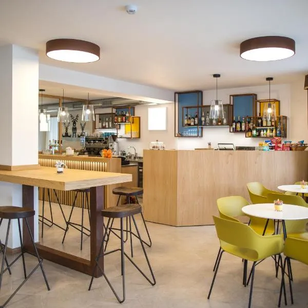 Alpencolor Hotel Tonale,位于帕苏德尔托纳莱的酒店