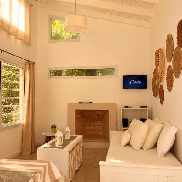 Cabañas Aires del Sur, con gran parque y pileta，位于查斯科穆斯的酒店