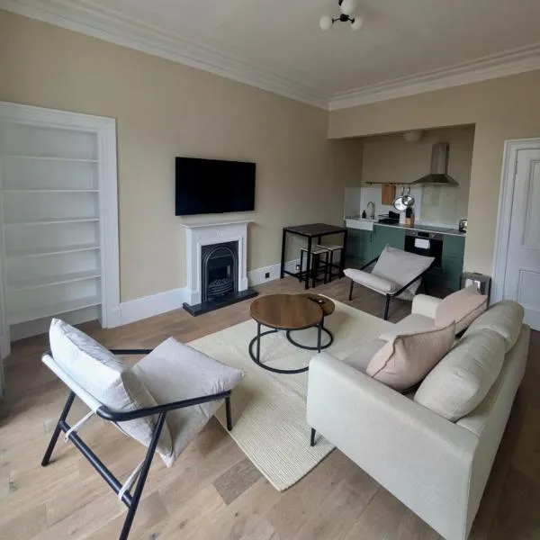 Modern Flat - Main St, Campbeltown，位于坎贝尔城的酒店