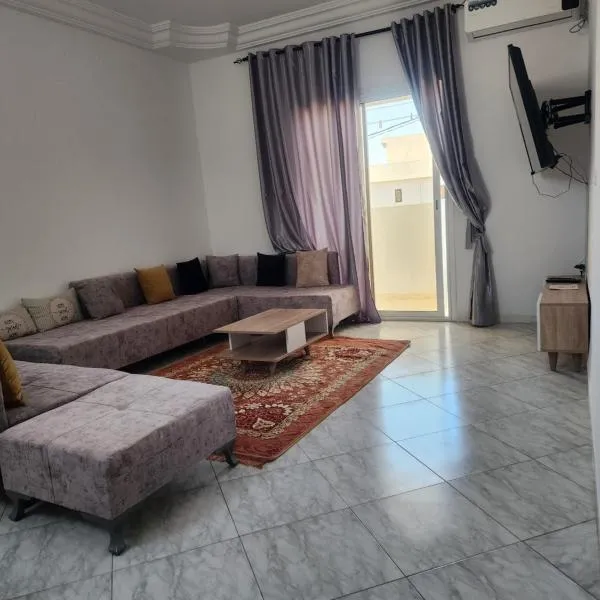 Location saisonnière entre mer, forêt et calme，位于Raʼs al Jabal的酒店
